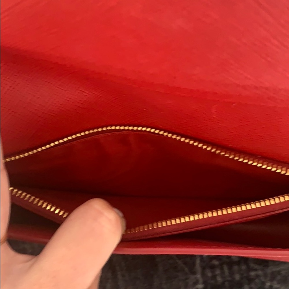 Red Prada bag! - Picture 6 of 12